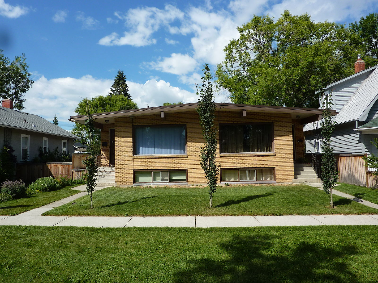 Calgary 2 bedrooms Duplex for rent. Property photo: 33814-1