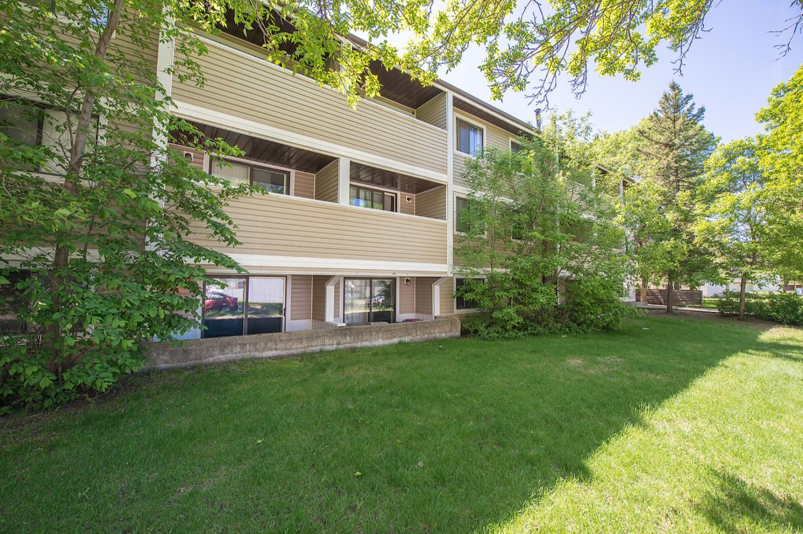 Edmonton 2 bedrooms Apartment for rent. Property photo: 339658-1