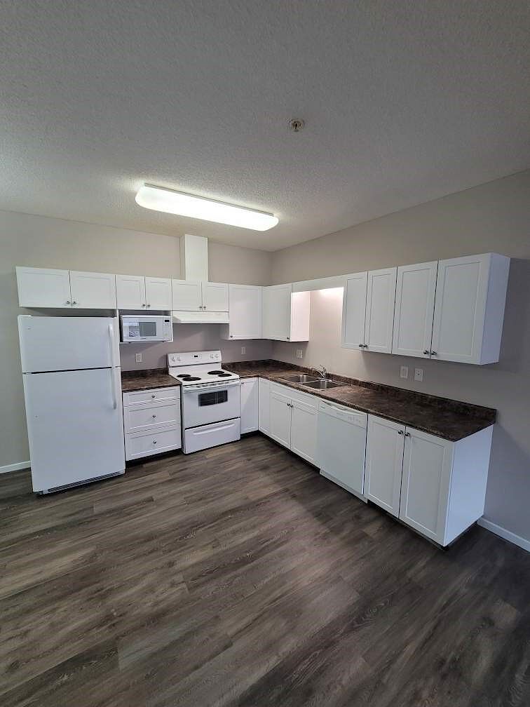Edmonton 2 bedrooms Apartment for rent. Property photo: 340737-1