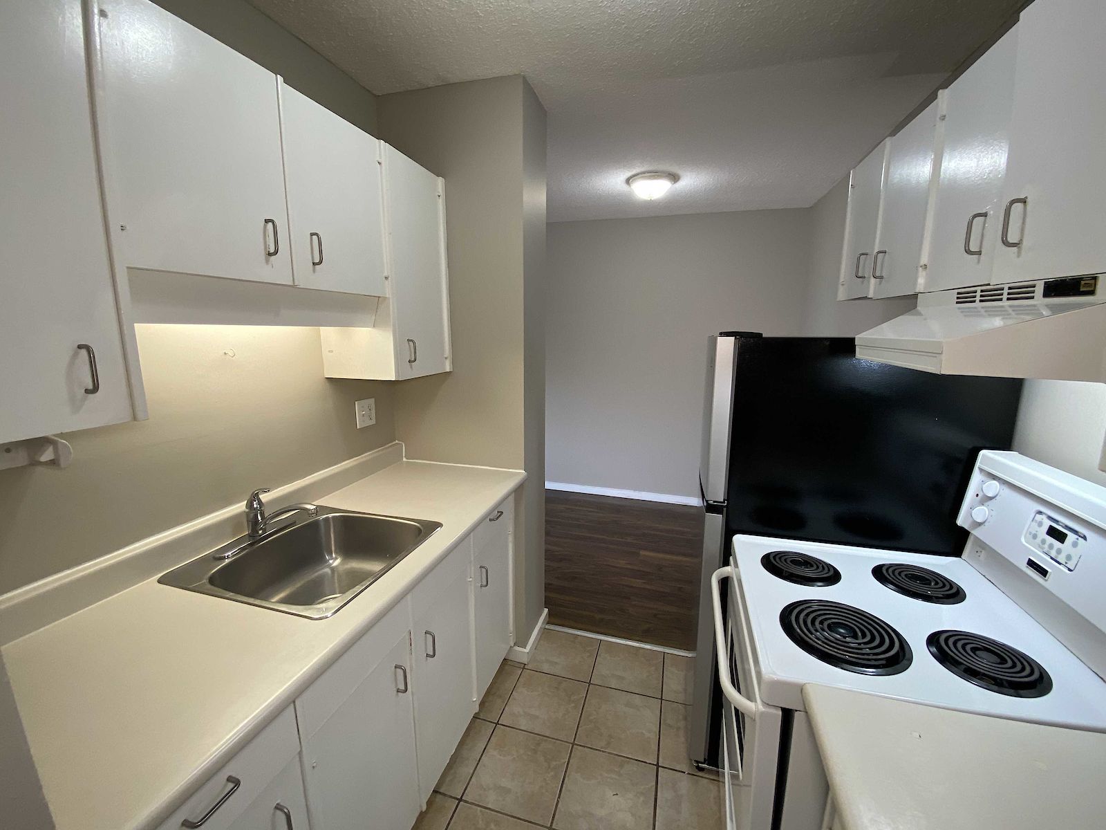 Calgary 1 bedrooms Apartment for rent. Property photo: 3474-1
