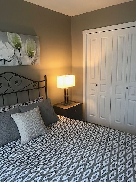 Edmonton 3 bedrooms Room For Rent for rent. Property photo: 349684-2