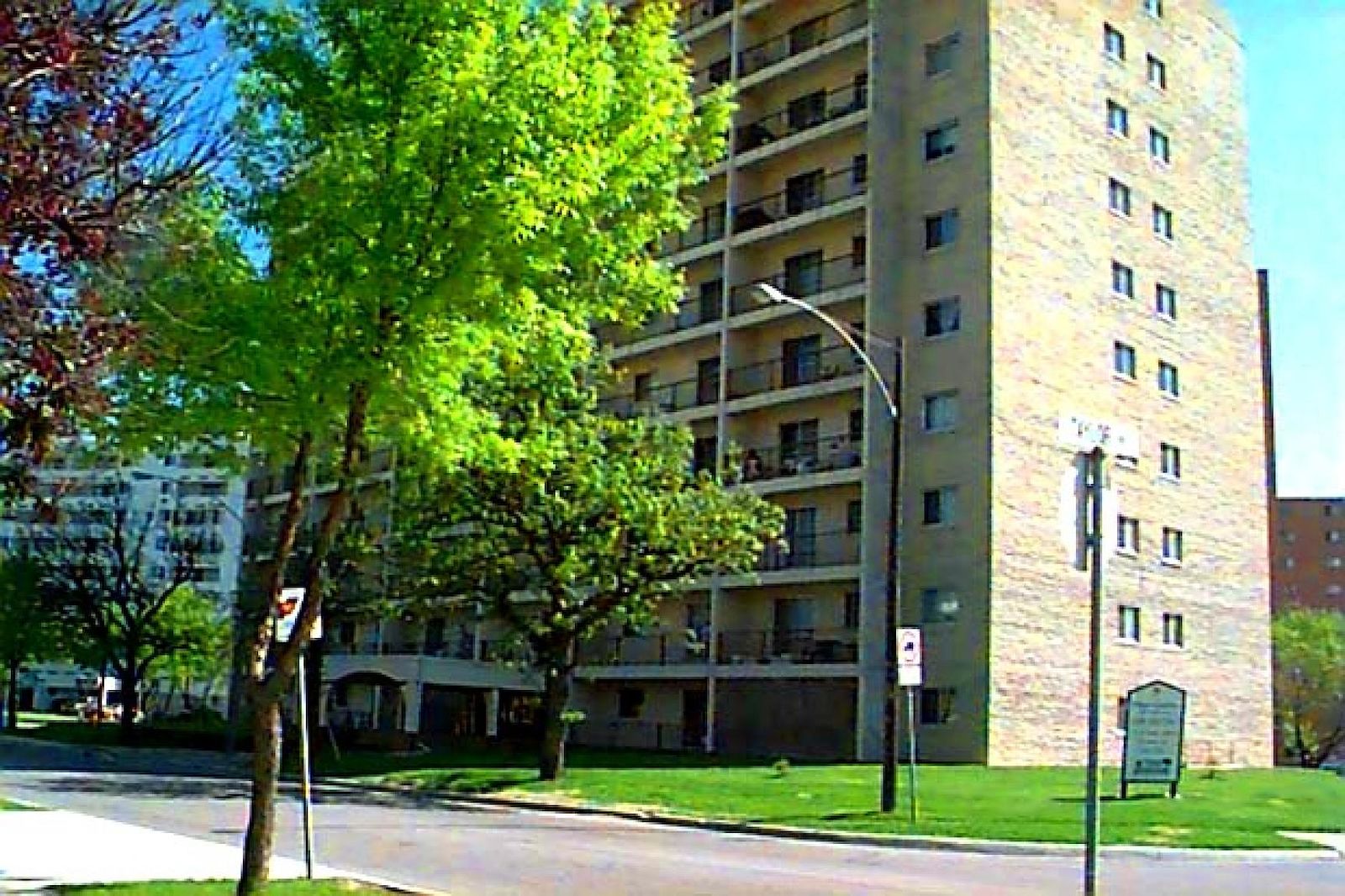 New Apartments Near Red River College Winnipeg for Small Space
