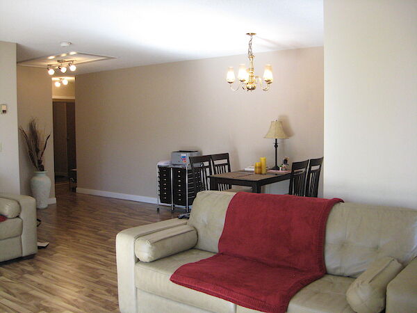 Calgary 1 bedroom Condo Unit for rent. Property photo: 35133-3
