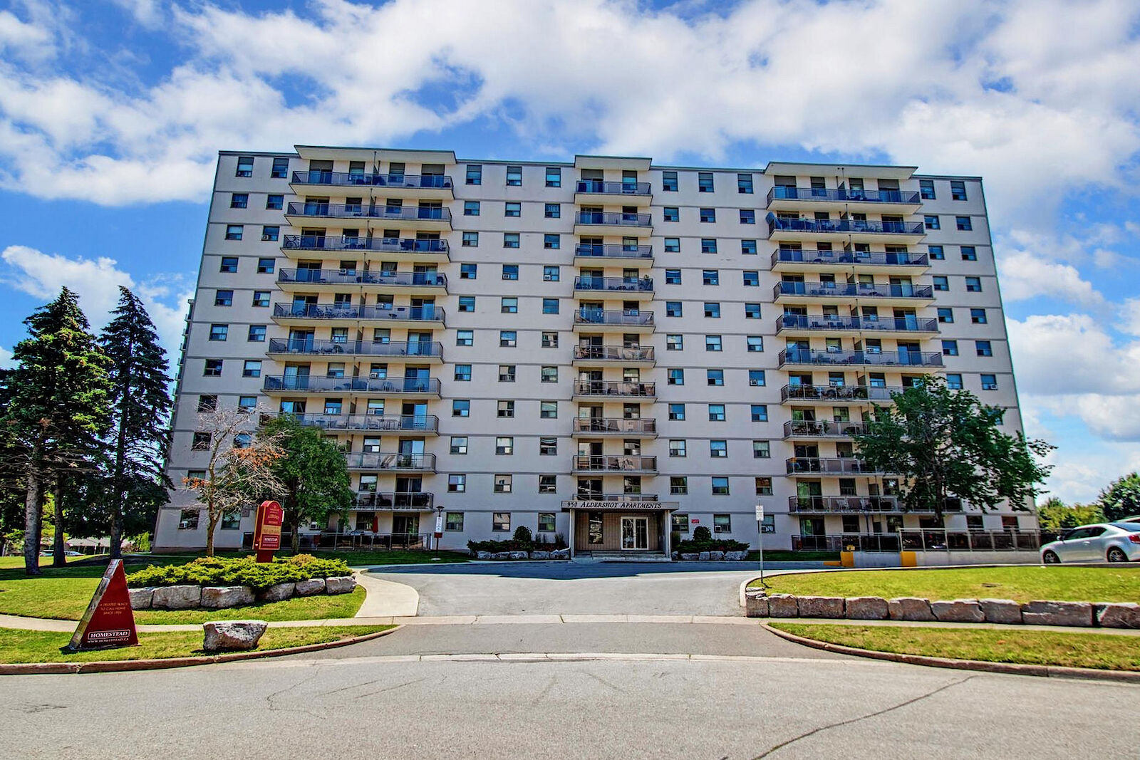 Burlington 2 bedrooms Apartment for rent. Property photo: 351337-1