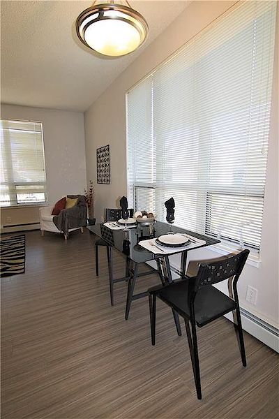 Calgary 2 bedrooms Condo Unit for rent. Property photo: 353536-3