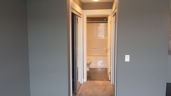 Calgary 2 bedrooms Condo Unit for rent. Property photo: 354387-2