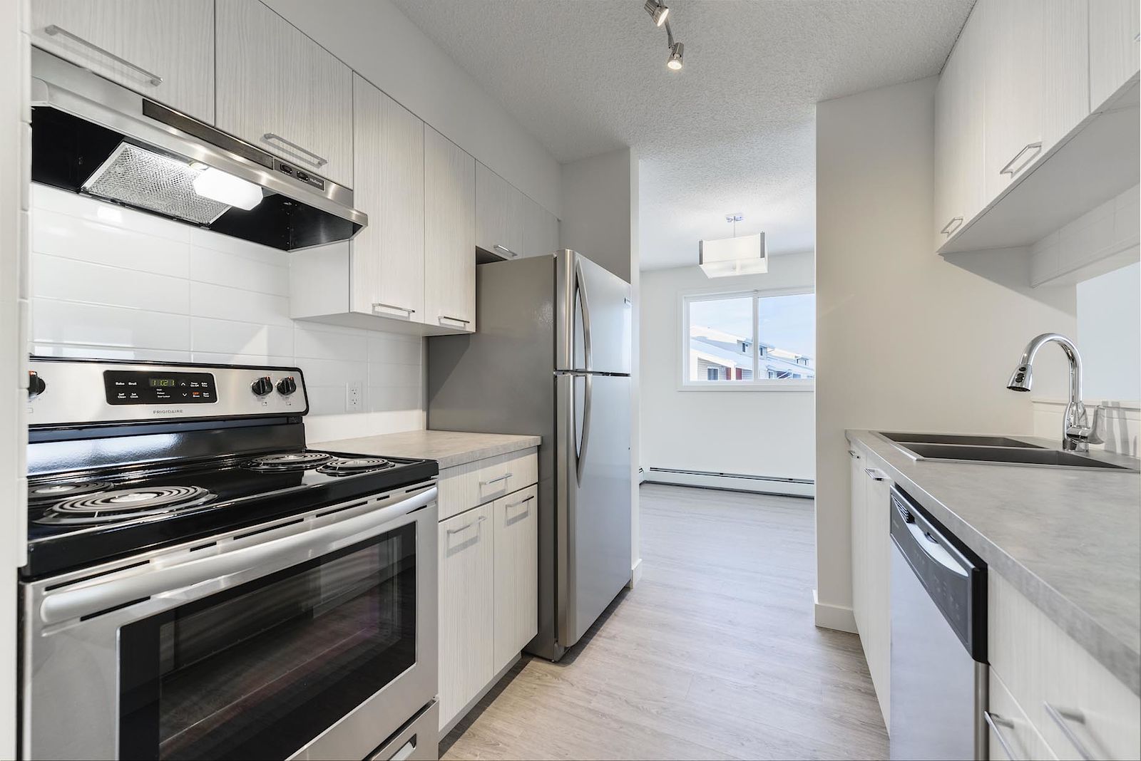Edmonton 1 bedrooms Apartment for rent. Property photo: 357176-1
