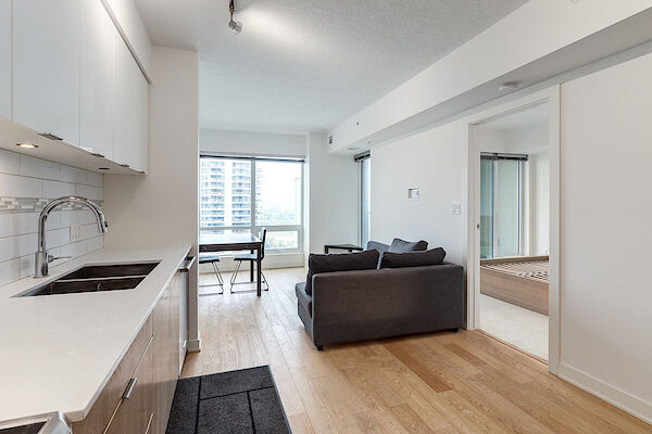 Calgary 1 bedroom Condo Unit for rent. Property photo: 359212-3