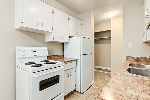 Edmonton 2 bedrooms Apartment for rent. Property photo: 363547-2