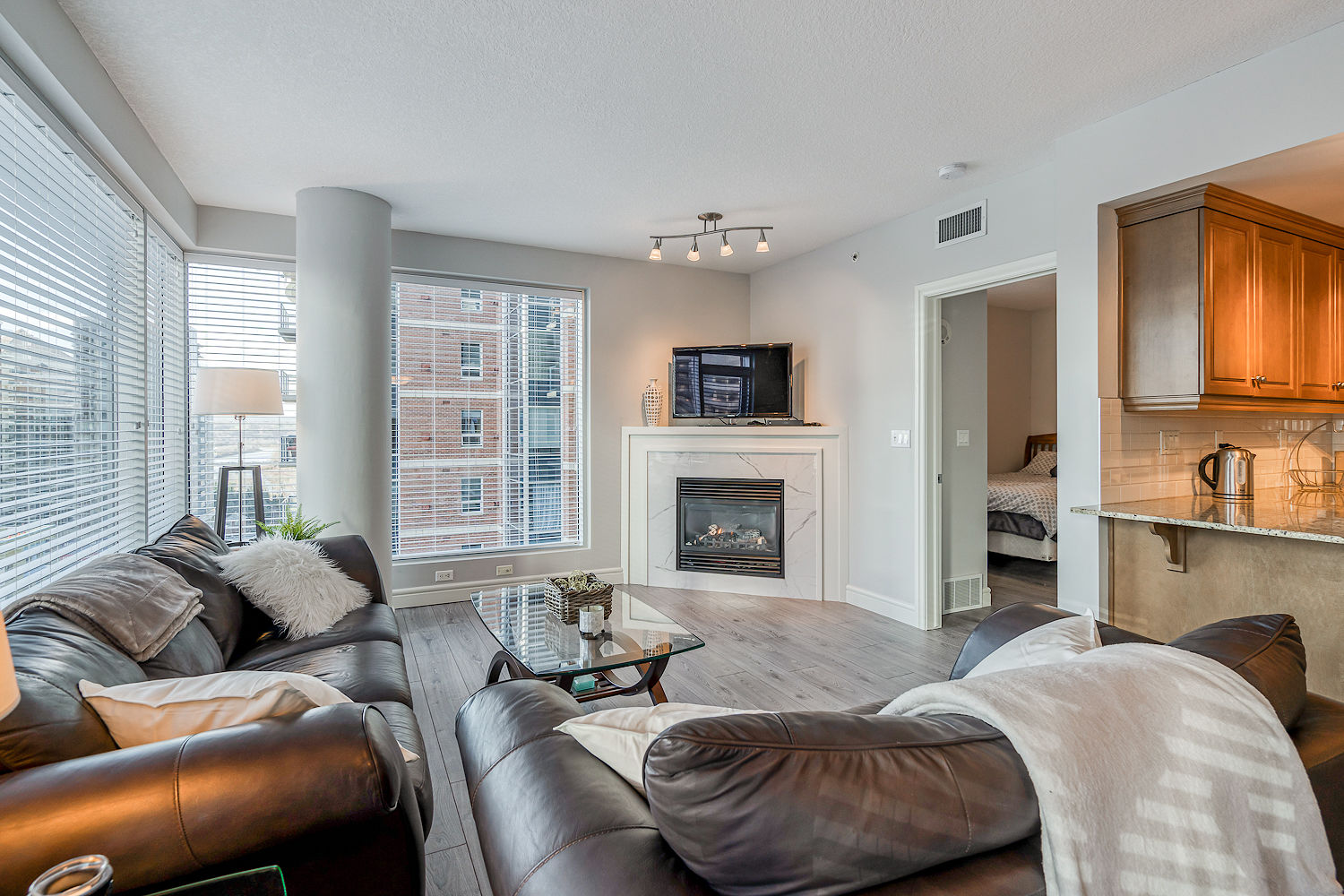 Calgary Condo Unit For Rent Downtown PRICE DROP Furnished 2 BED 2   6477837.v.715cd7df7f5258071de61cb43aecdb70 