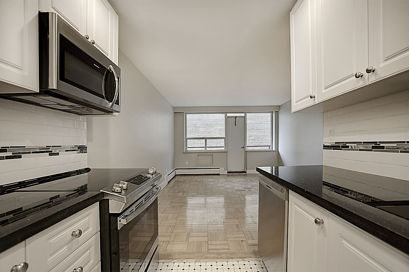 Toronto studio Apartment for rent. Property photo: 368818-1