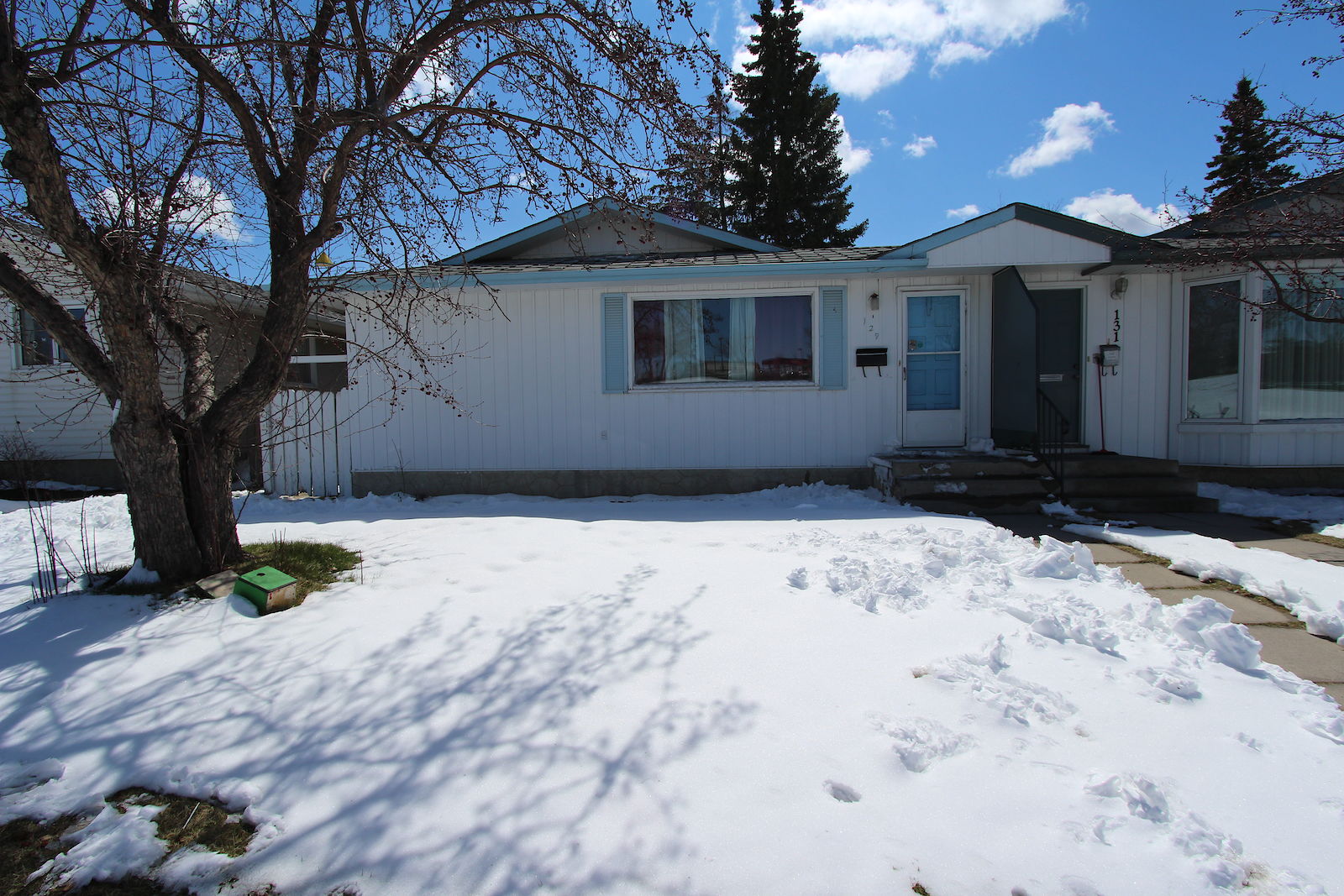 Calgary 3 + Den bedrooms Duplex for rent. Property photo: 370017-1