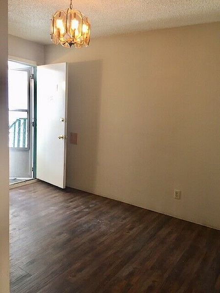 Calgary 3 bedrooms Townhouse for rent. Property photo: 371525-2