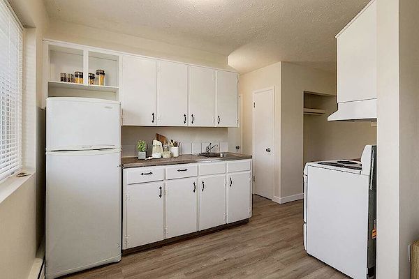 Edmonton 2 bedrooms Apartment for rent. Property photo: 372790-2
