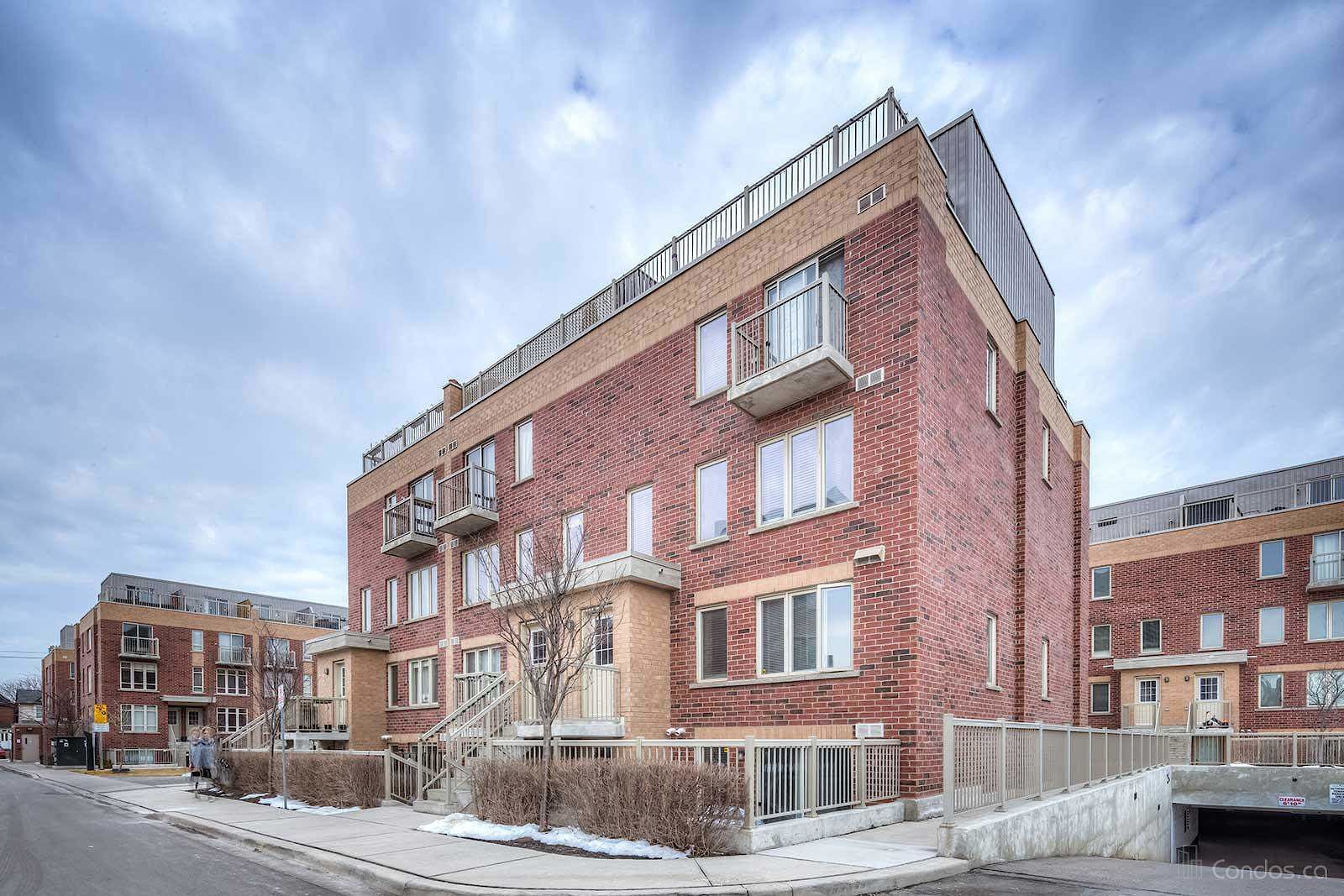 Toronto 3 bedrooms Townhouse for rent. Property photo: 376770-1