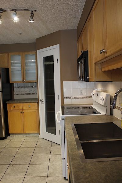 Edmonton 2 bedrooms Condo Unit for rent. Property photo: 379683-3