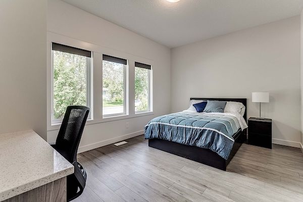 Calgary 4 + Den bedrooms Room For Rent for rent. Property photo: 380051-3