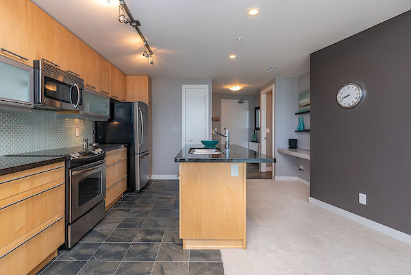Calgary 2 bedrooms Condo Unit for rent. Property photo: 384798-3