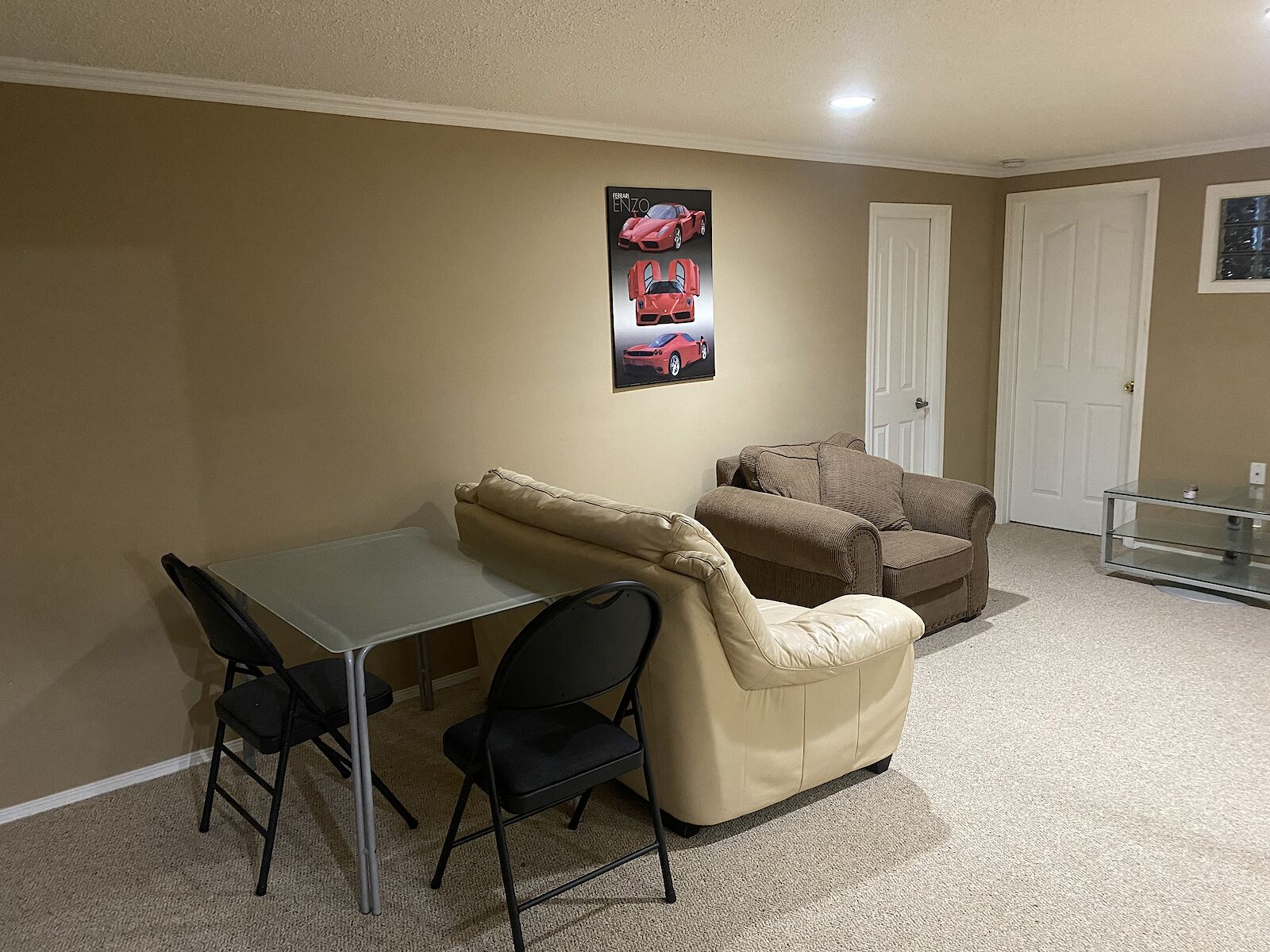 Calgary 3 + Den bedrooms Room For Rent for rent. Property photo: 389483-1