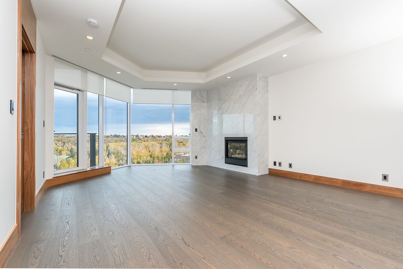Calgary 2 bedrooms Condo Unit for rent. Property photo: 389915-1