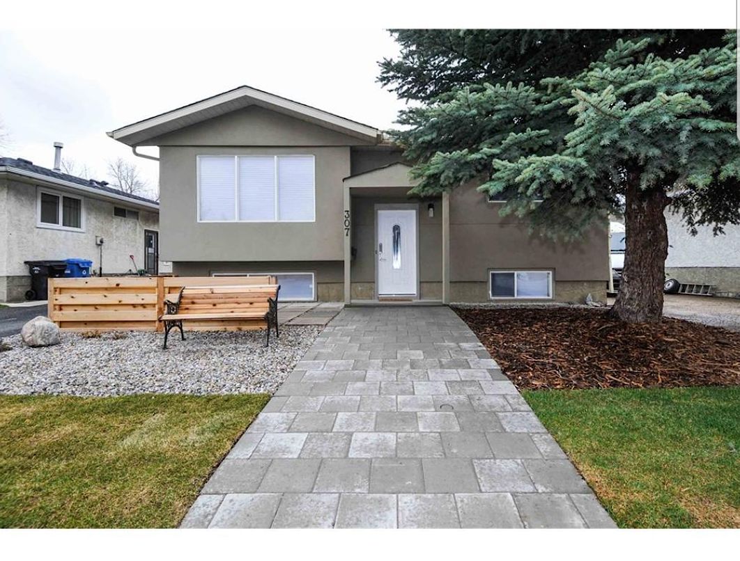 Calgary 3 + Den bedrooms House for rent. Property photo: 390344-1
