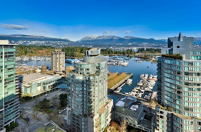 Vancouver 2 bedrooms Apartment for rent. Property photo: 393078-1