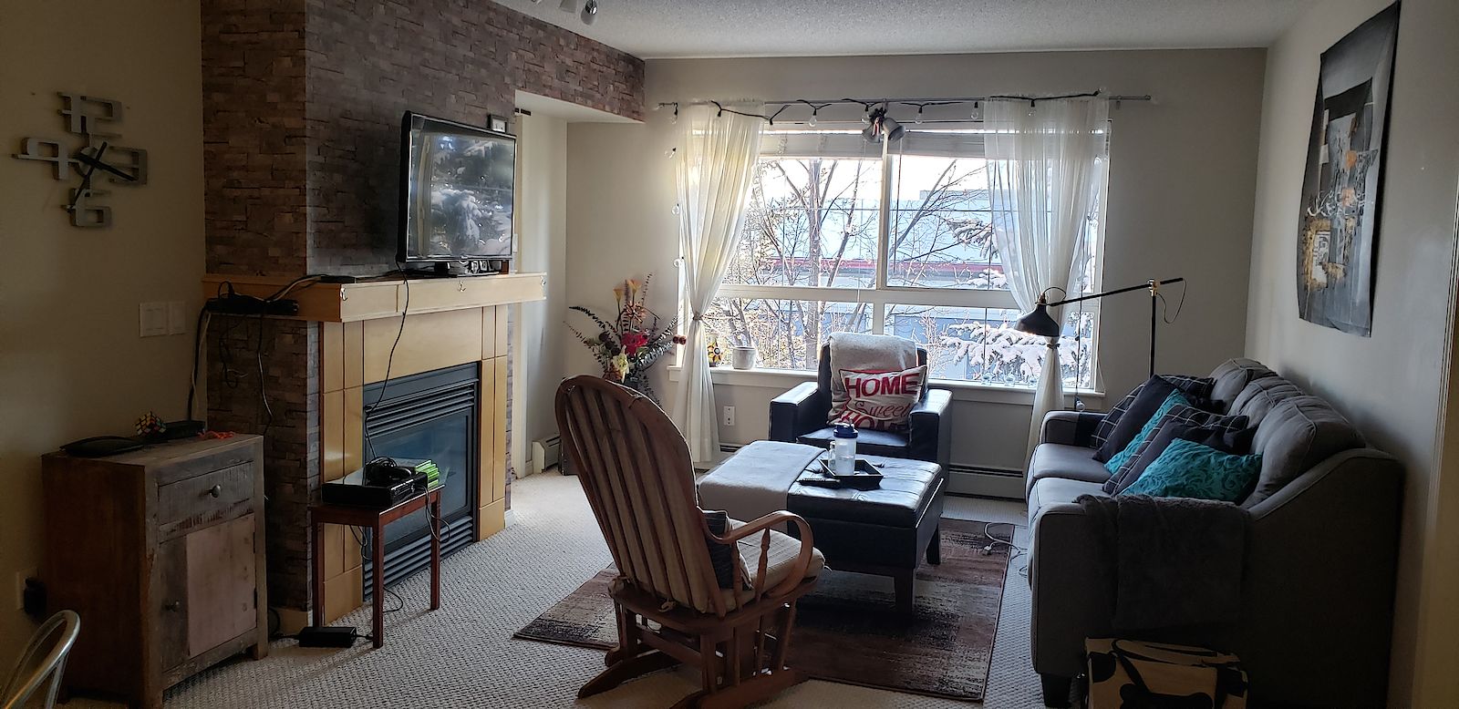 Calgary 2 + Den bedrooms Condo Unit for rent. Property photo: 393450-1