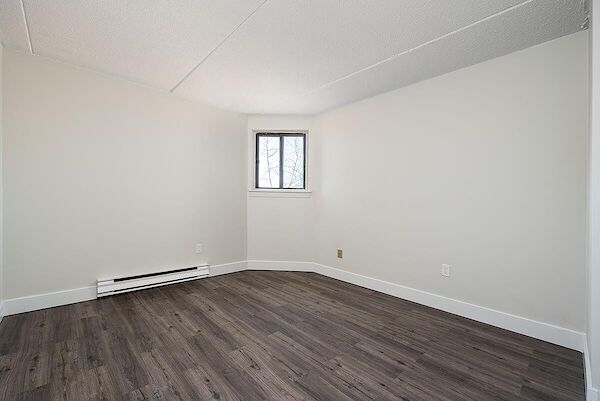 Oshawa 2 bedrooms Apartment for rent. Property photo: 397181-2
