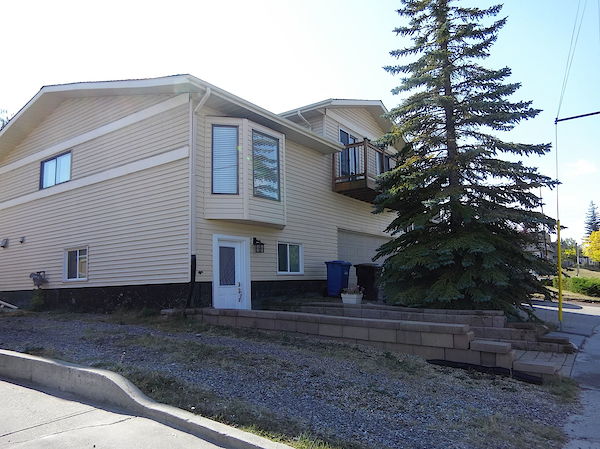 Calgary studio Apartment for rent. Property photo: 401308-2