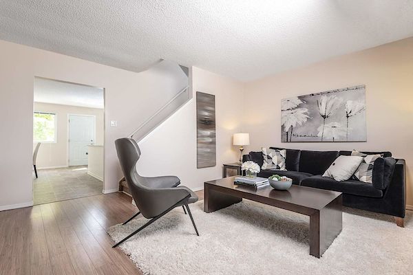 Edmonton 2 bedrooms Townhouse for rent. Property photo: 402727-2