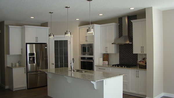 Calgary 4 bedrooms House for rent. Property photo: 403736-2