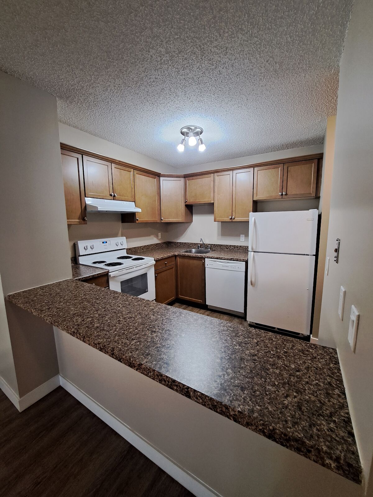 Calgary 2 bedrooms Apartment for rent. Property photo: 403871-1