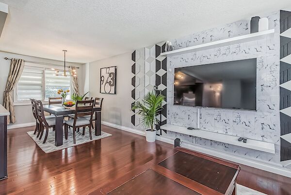 DNING-LIVING+ROOM+WALL Calgary 6 bedrooms House for rent. Property photo: 404869-2
