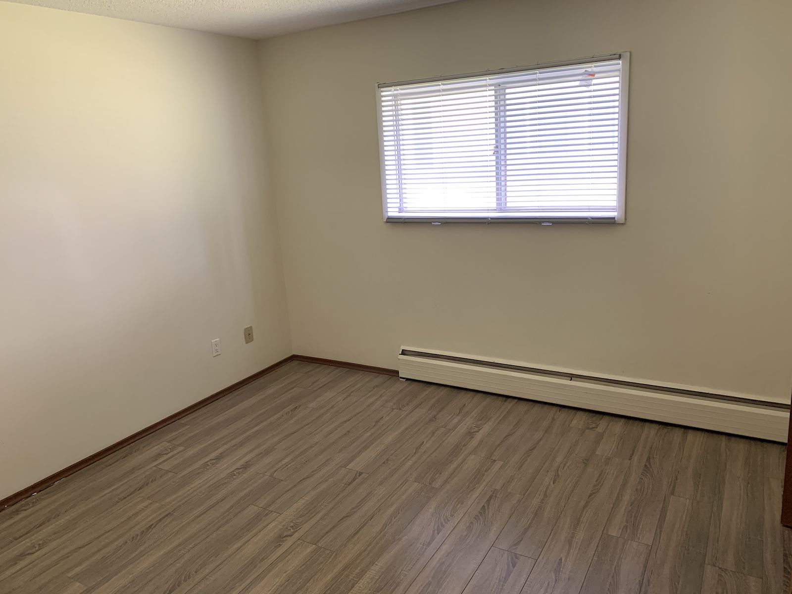 Calgary 1 bedroom Room For Rent for rent. Property photo: 405924-1