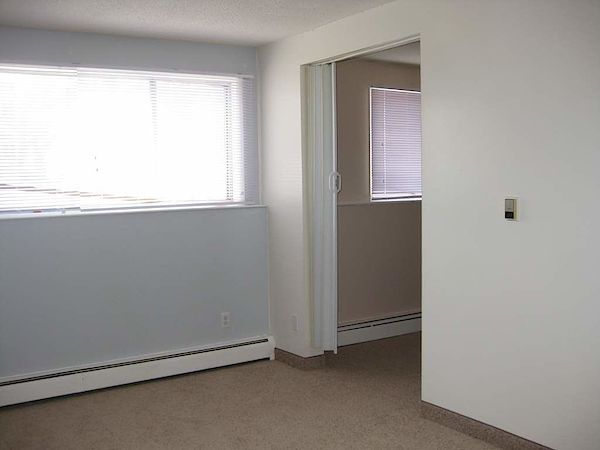Edmonton 1 bedrooms Apartment for rent. Property photo: 406688-2