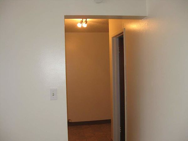 Edmonton 1 bedrooms Apartment for rent. Property photo: 406688-3