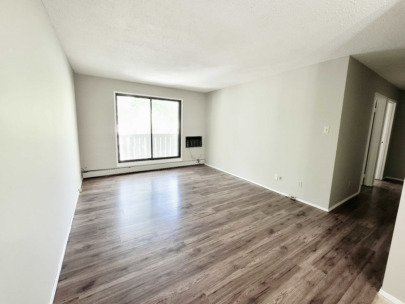 Saskatoon 1 bedrooms Apartment for rent. Property photo: 407642-1