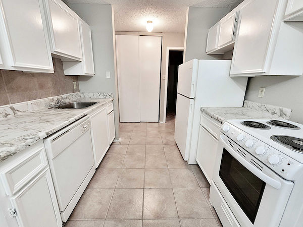 Saskatoon 1 bedrooms Apartment for rent. Property photo: 407642-3