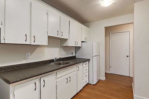 Edmonton 2 bedrooms Apartment for rent. Property photo: 407922-3