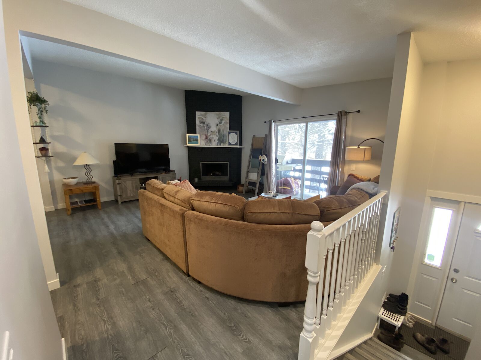 Calgary 3 bedrooms Main Floor for rent. Property photo: 409800-1