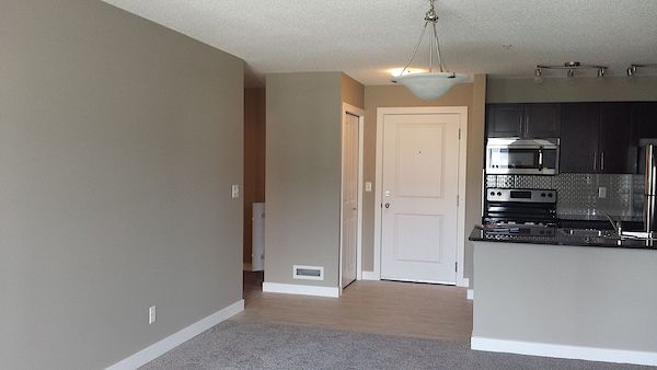 Calgary 2 + Den bedrooms Condo Unit for rent. Property photo: 411102-2