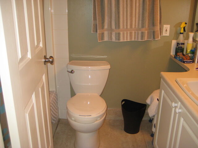 Calgary 1 bedroom Room For Rent for rent. Property photo: 423649-1