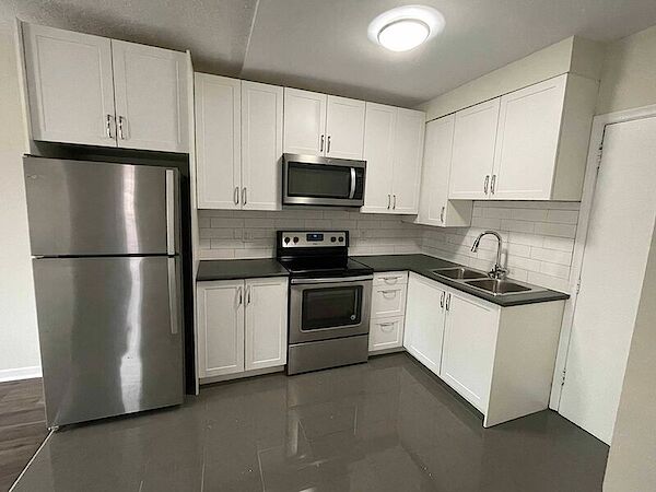 Toronto 2 bedrooms Apartment for rent. Property photo: 425802-3