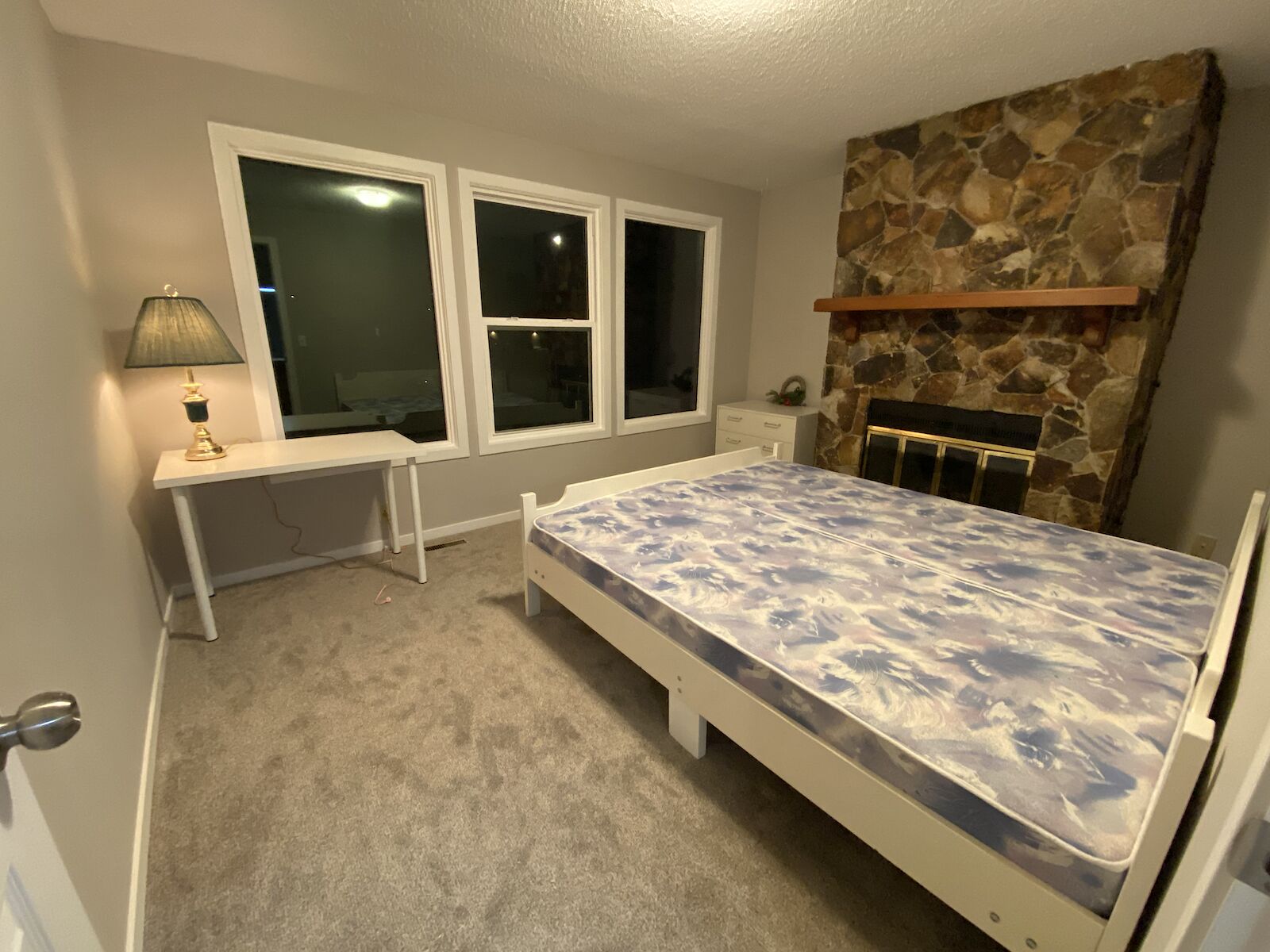Calgary 1 bedroom Room For Rent for rent. Property photo: 427583-1