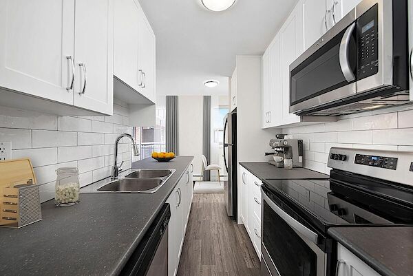 Toronto studio Apartment for rent. Property photo: 427715-2