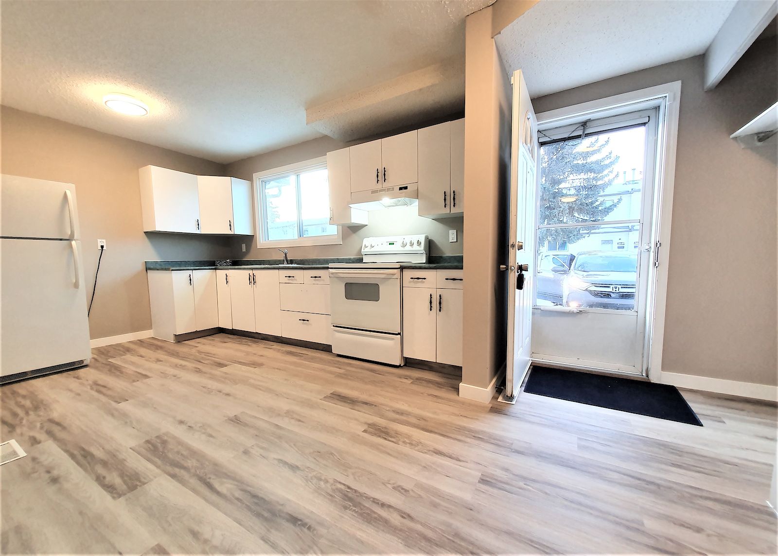 Edmonton 3 bedrooms Townhouse for rent. Property photo: 432203-1