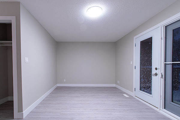 Edmonton 2 bedrooms Main Floor for rent. Property photo: 438328-3