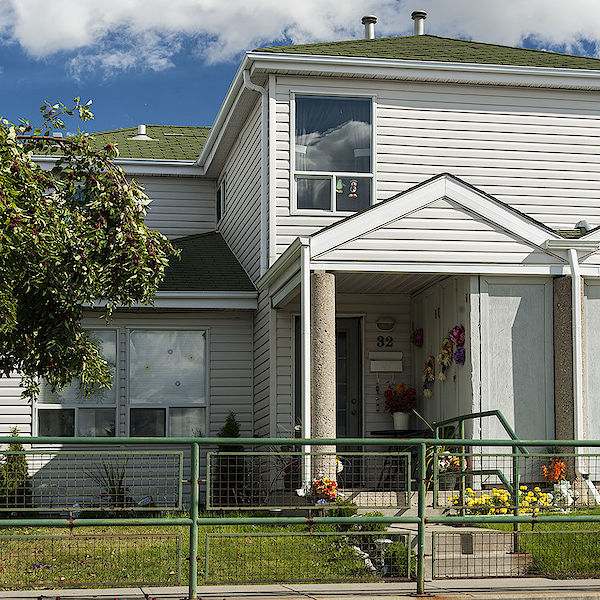St. Albert 3 bedrooms Townhouse for rent. Property photo: 438620-2