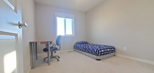 Calgary 2 bedrooms Room For Rent for rent. Property photo: 441827-2