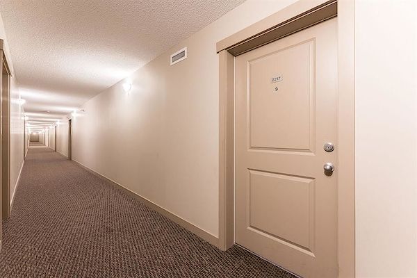 Calgary 1 bedroom Condo Unit for rent. Property photo: 444496-3